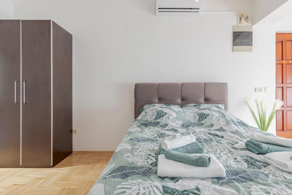 Warm House Full Of Green Ambient,Joy And Comfort 자그레브 외부 사진
