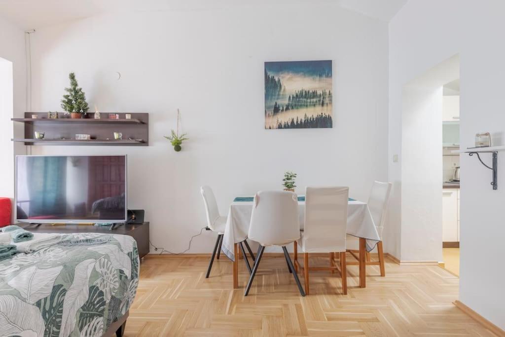 Warm House Full Of Green Ambient,Joy And Comfort 자그레브 외부 사진